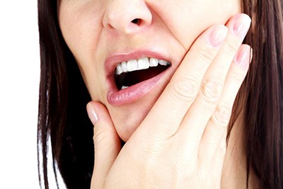 Жалобы на болезненное ощущение в области челюсти